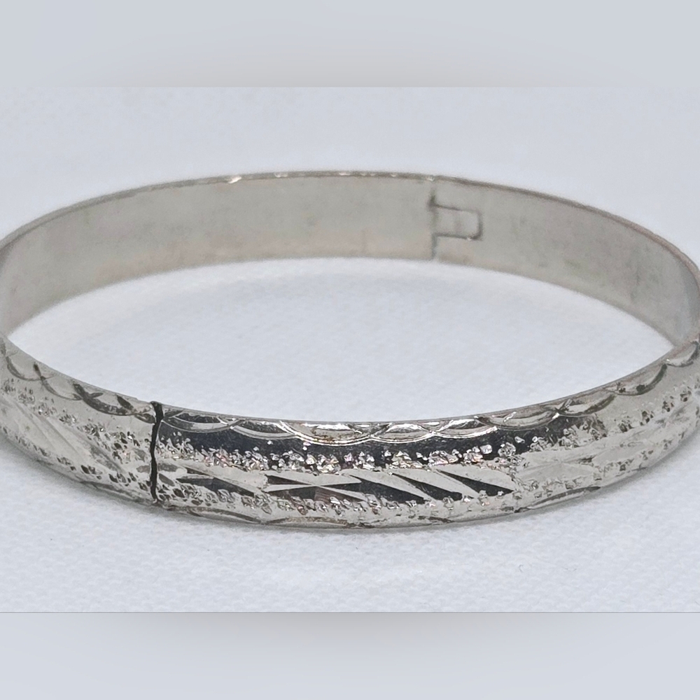 Vintage Silver Tone Etched Bangle Bracelet Floral Scroll Design - Picture 8 of 9